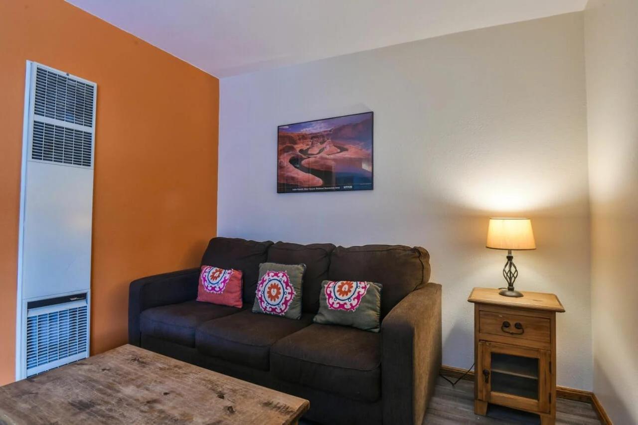 Cozy Adventure Pad Near Downtown - Rose Tree 2 Villa Moab Buitenkant foto